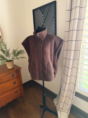 Rae Mode chocolate Brown Teddy Snap-Front Jacket Vest medium